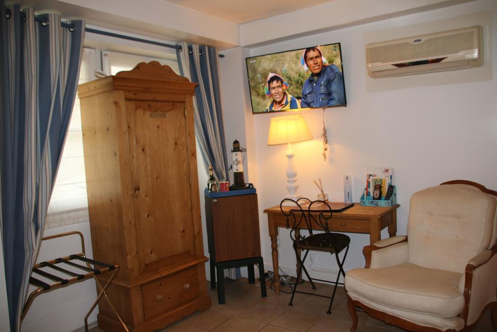 Hostellerie Du Prieure Saint-Prix  Экстерьер фото