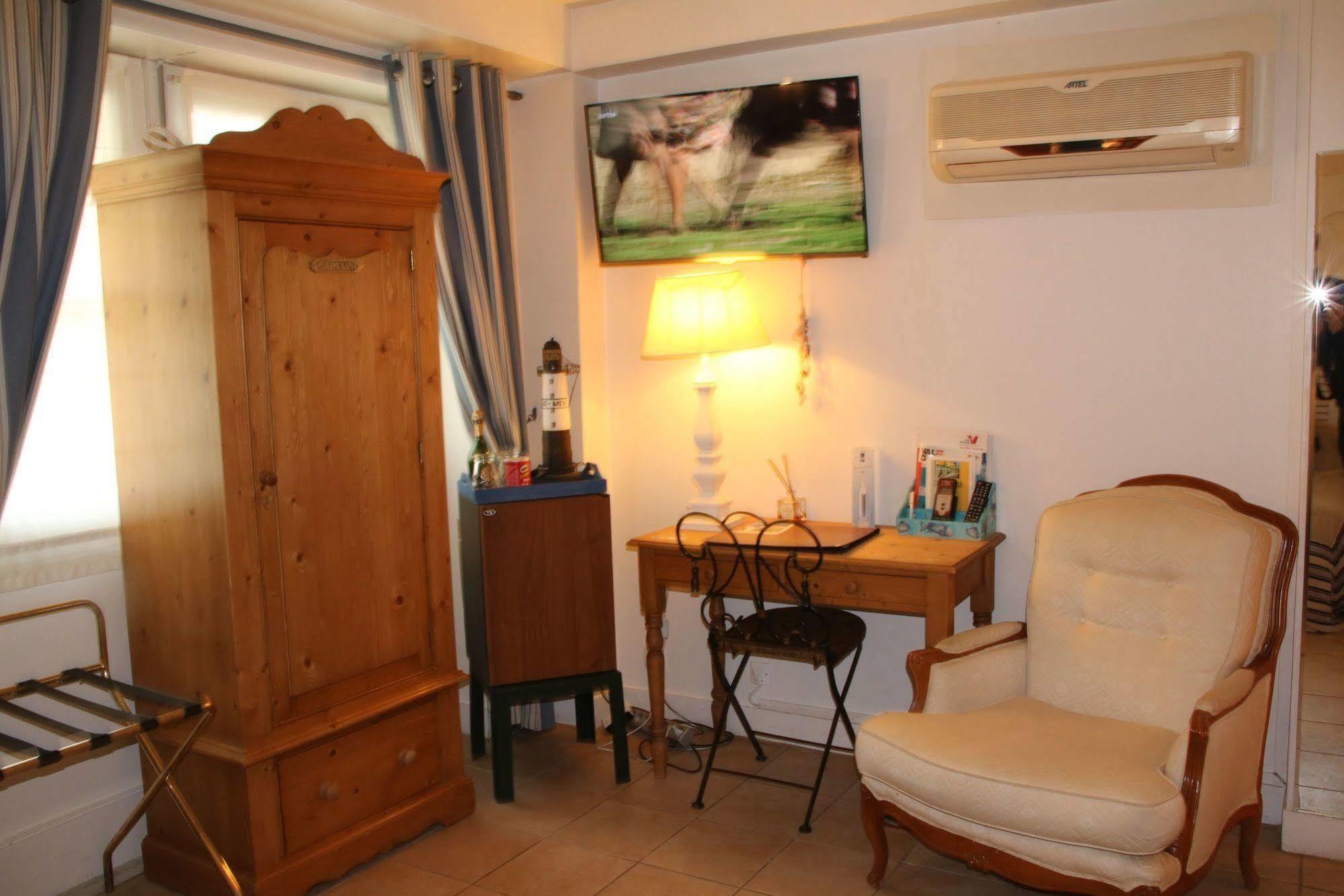 Hostellerie Du Prieure Saint-Prix  Экстерьер фото