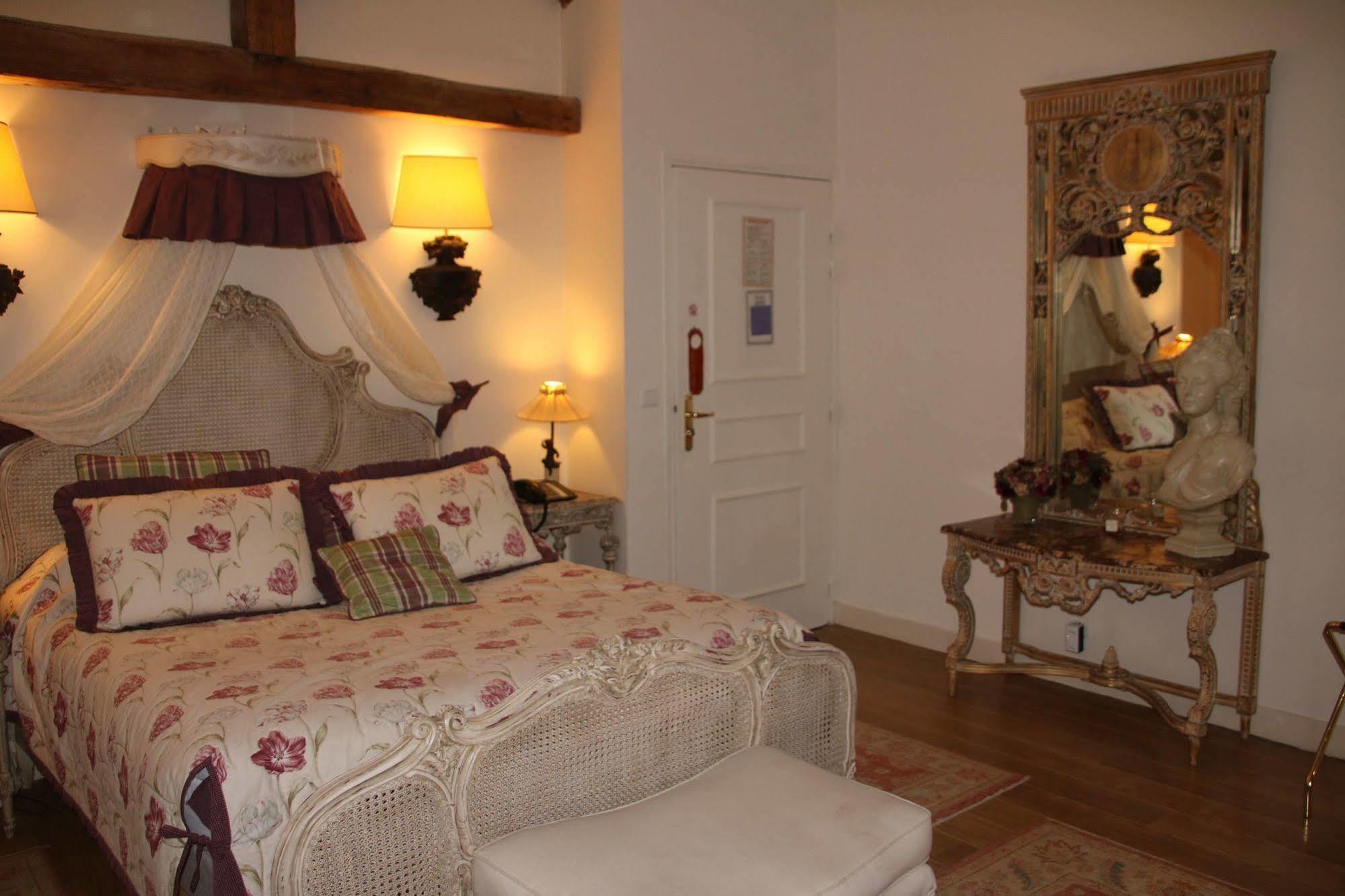 Hostellerie Du Prieure Saint-Prix  Экстерьер фото